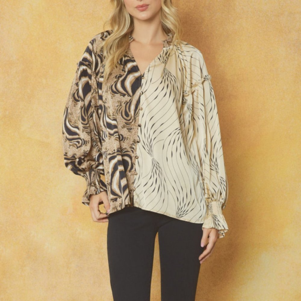 NWT Entro Mocha And Ecru Contrast Print V-Neck Blouse